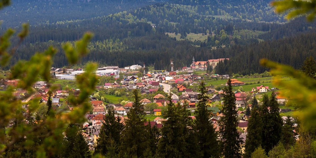 Turiștii care doresc să petreacă sărbătorile pascale în județele Mureș și Harghita au la dispoziție o paletă largă de activități, de la relaxare în stațiuni balneare până la imersiunea în tradițiile locale, potrivit informațiilor disponibile