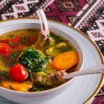 Ciorba de miel „a la Radu Anton” a devenit un deliciu culinar nelipsit de pe mesele românilor, în special în perioada sărbătorilor pascale