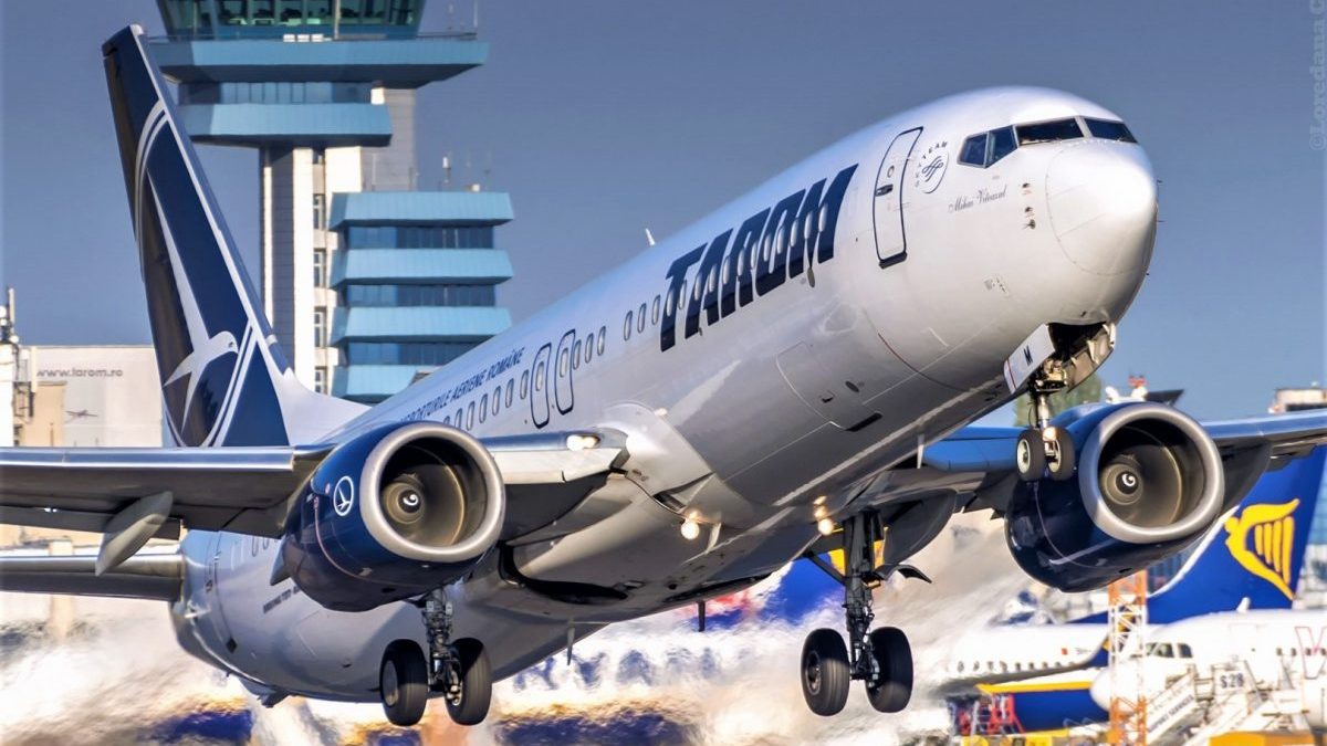 Sindicatul TAROM, PROTEST uriaș în Piața Victoriei: Guvernul, acuzat de distrugere