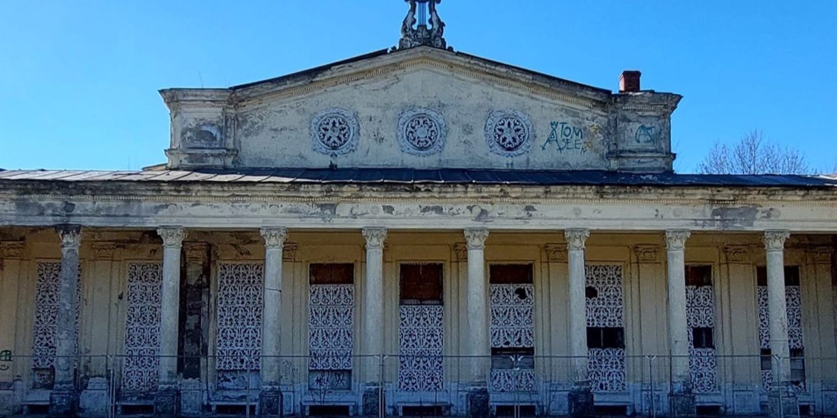 facturi umflate de peste 15.000 de euro pentru lucrări la Teatrul de Vară Nicolae Bălcescu și ansamblul din Sector 1