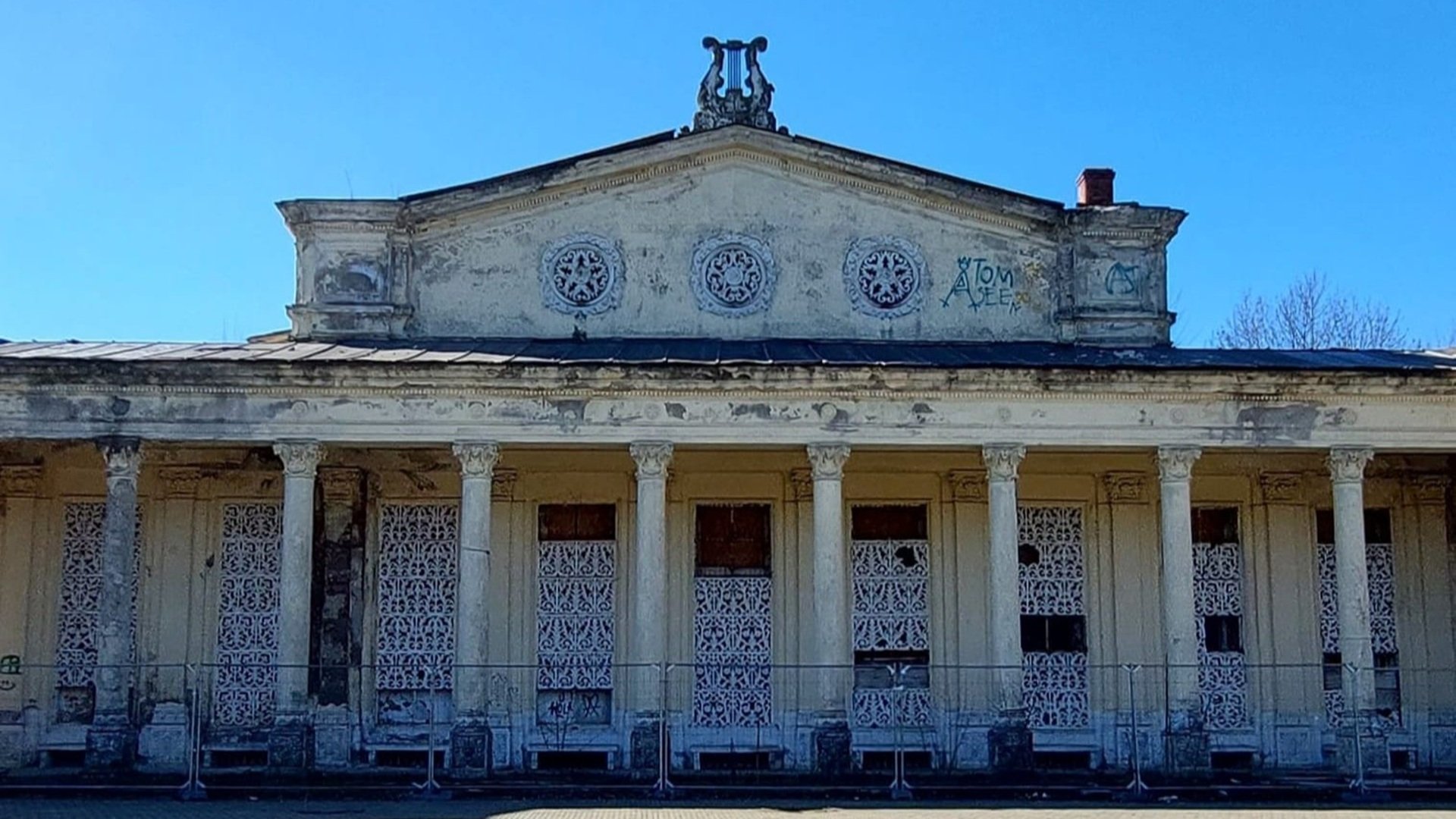 facturi umflate de peste 15.000 de euro pentru lucrări la Teatrul de Vară Nicolae Bălcescu și ansamblul din Sector 1