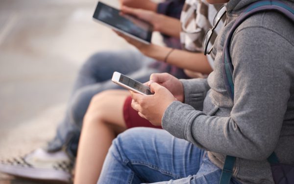 UE schimbă telefoanele: Ce modificări radicale se impun din 2027