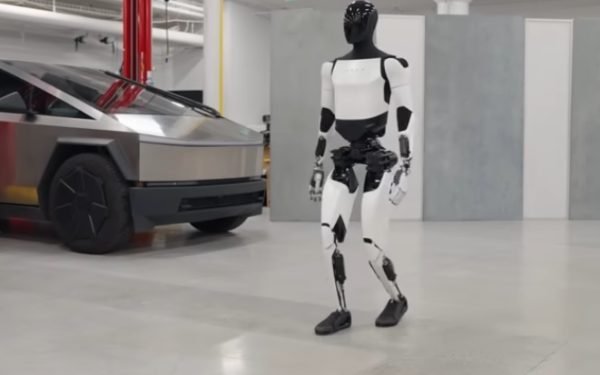 Tesla, pas important: Roboții umanoizi, produși la Shanghai