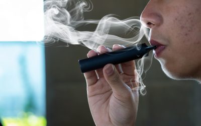 O analiză științifică de amploare ridică noi semne de întrebare asupra efectelor pe termen lung ale țigărilor electronice, susținând că acestea pot avea un impact serios asupra sănătății, inclusiv un risc crescut de cancer