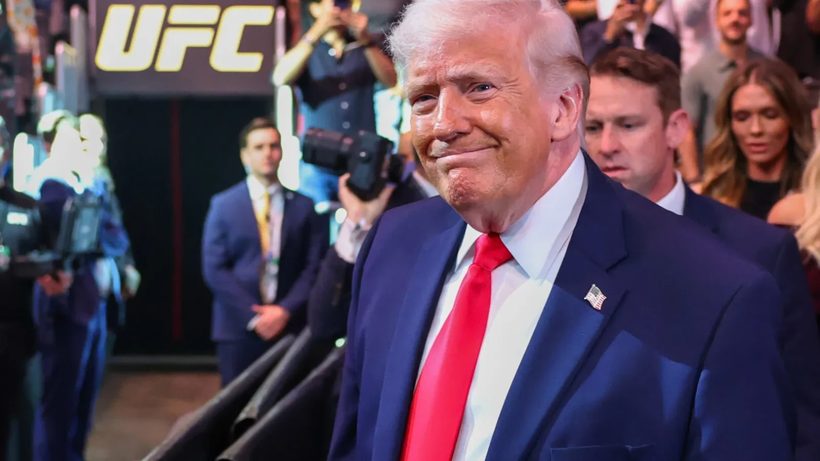 FOTO: Donald Trump, controversă uriașă cu o imagine AI în stil Isus Hristos