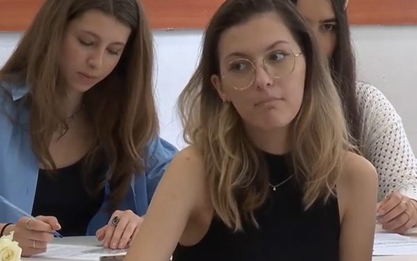 Ultimul sprint spre vacanță: pentru terminali, greul începe abia ACUM