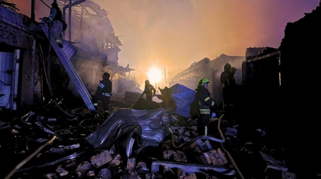 Rusia și-a modificat strategia de atac asupra Ucrainei, epuizând sistemul de apărare aeriană și intensificând bombardamentele cu drone