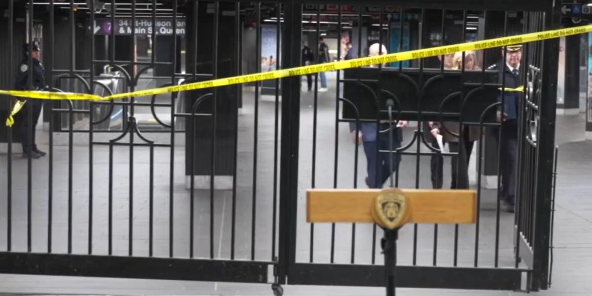 Bărbat împușcat mortal la metrou în NEW YORK, după atac cu cuțit