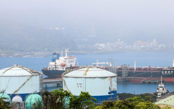 Pericol în Ormuz: SUA ridică trupe pe un petrolier chinez?