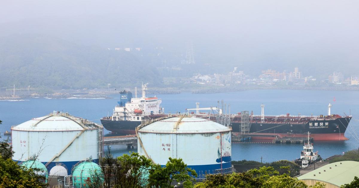 Pericol în Ormuz: SUA ridică trupe pe un petrolier chinez?