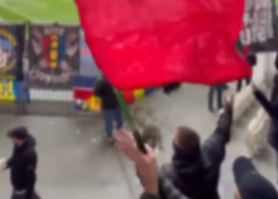 Steaua, scandări jignitoare la adresa lui Lucescu: „Mircea, ia-l și pe Gigi!” (VIDEO)