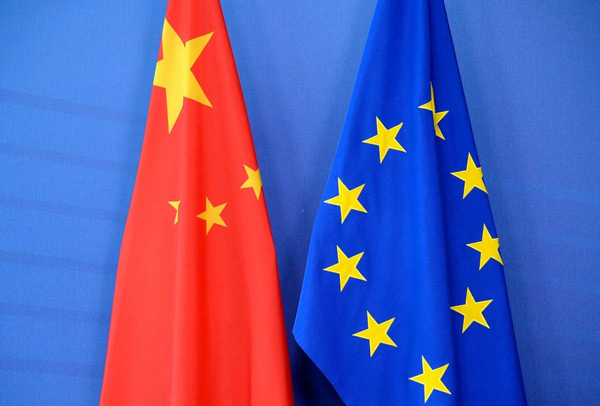 Deficitul comercial UE cu China explodează în 2025: creștere de 15,3%