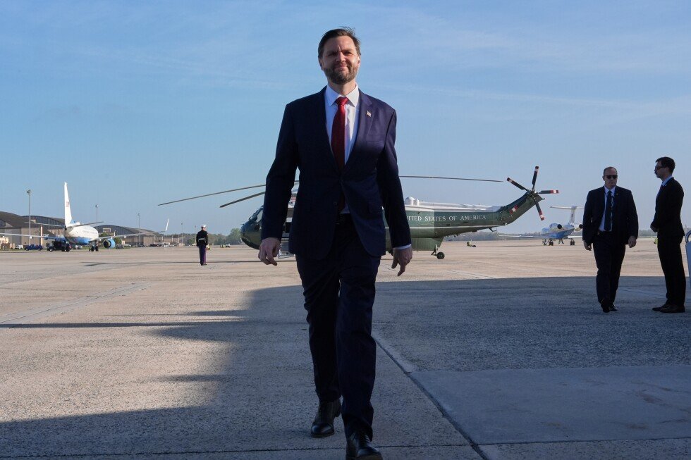 Vance avertizează Iranul: Nu vă jucați cu SUA în negocieri!