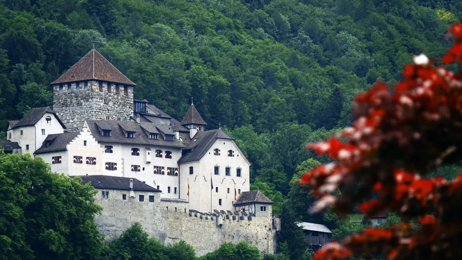 Țara de poveste din Europa: Peisaje spectaculoase și castele ca-n Disney!