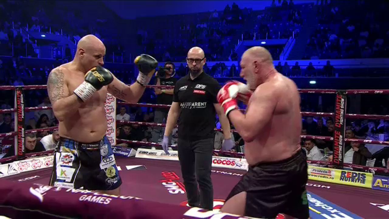 Tolea Ciumac, luptător de 51 de ani, a câștigat categoric meciul disputat împotriva lui Jon Berceni, în cadrul galei Dynamite Fighting Show 2026, organizată în parteneriat cu promoția japoneză K-1