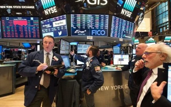Wall Street, pe marginea prăpastiei: Acțiunile, raliu exploziv, apoi DEZASTRU