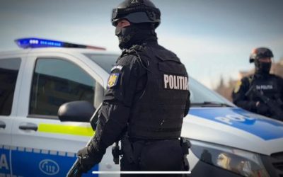 O femeie de 40 de ani, principalul suspect în cazul uciderii și incendiului din locuința unui medic din București, a fost reținută și urmează să fie prezentată instanței pentru a se decide asupra măsurii preventive