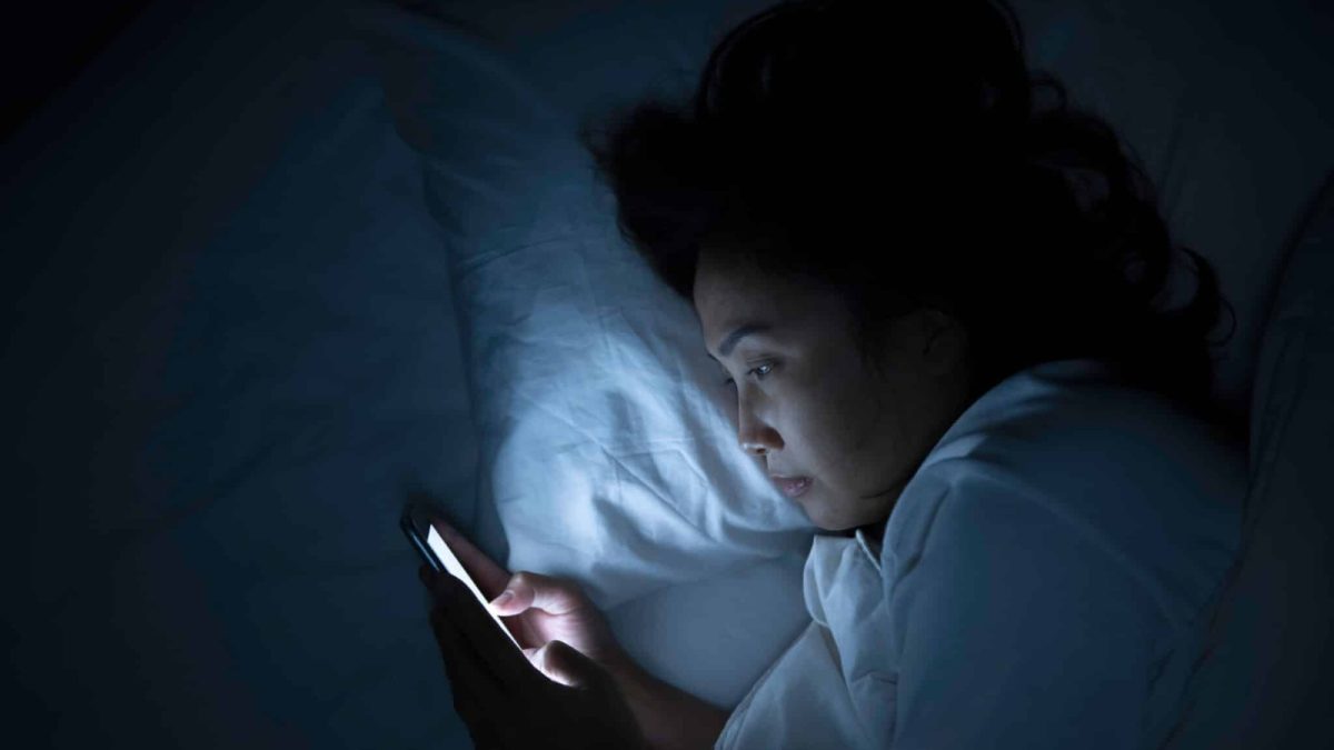 Obiceiul nocturn periculos adoptat de tot mai mulți români