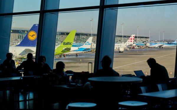 Avionul la un pas de criză: Scumpiri și anulări de zboruri în Europa, avertizează specialiștii