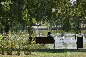 Vreme schimbătoare la București: Vin intensificări ale vântului la început de weekend