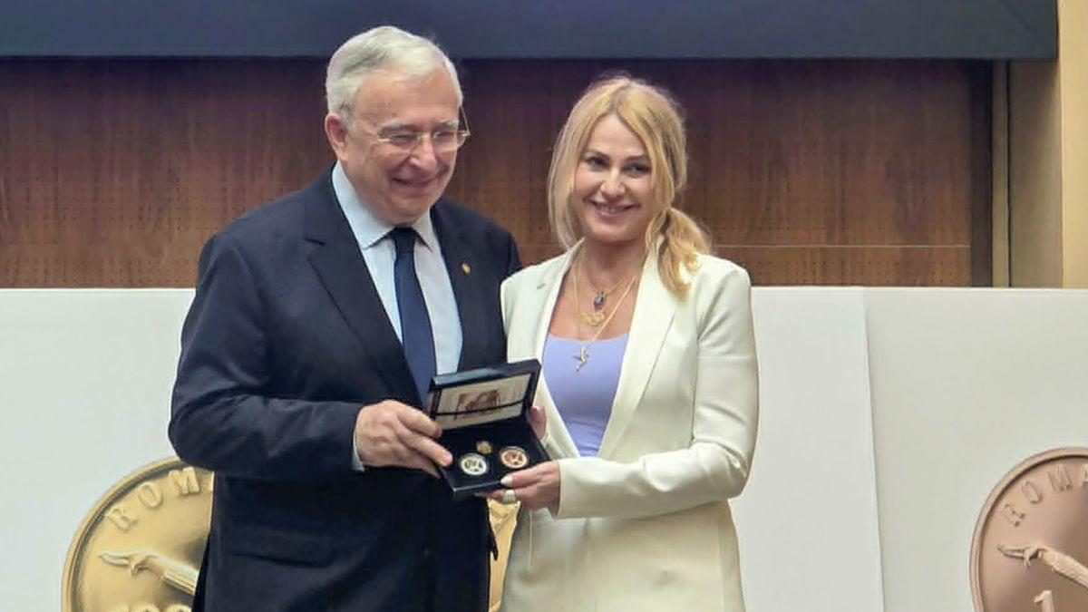 Trump, emoționat: „Monedele astea le pun lângă medaliile de la Montreal”