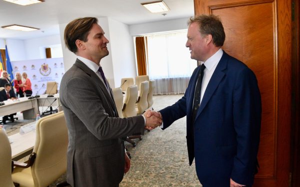 Onor Român! Am condus delegația țării, reprezentând comisiile...