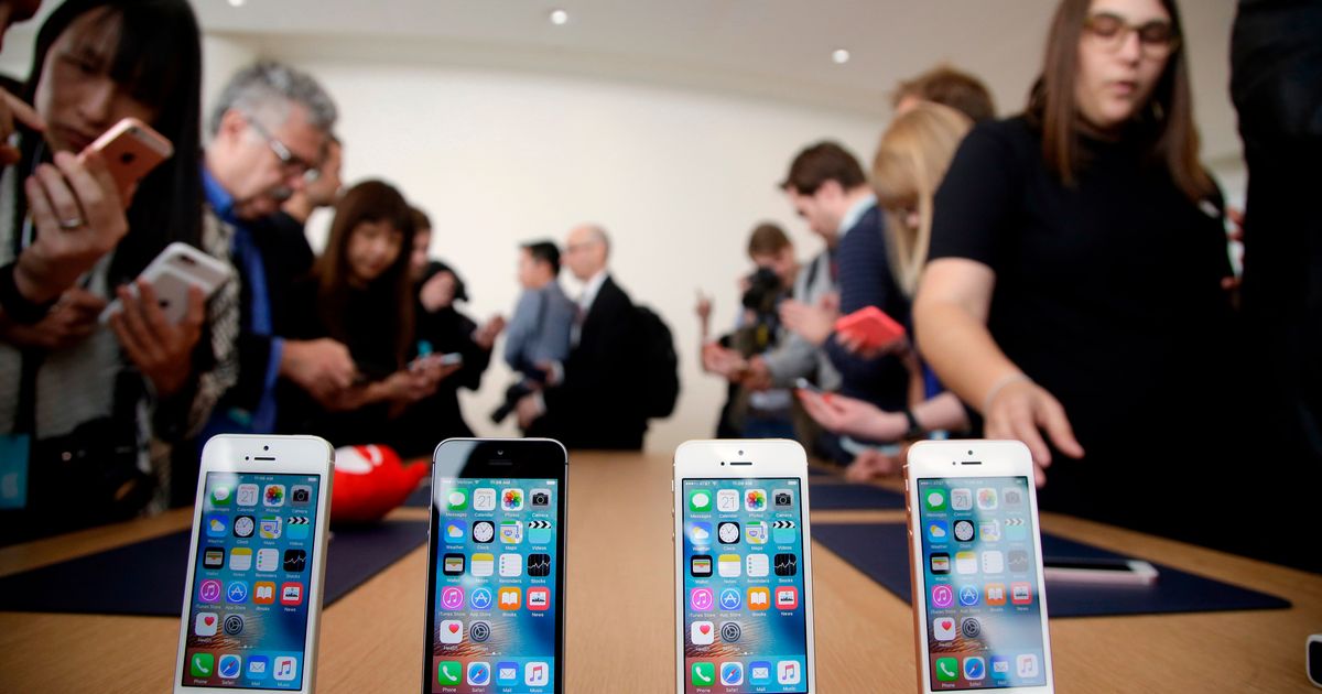 Apple dă bani utilizatorilor de iPhone: Până la 95$ pentru unii clienți