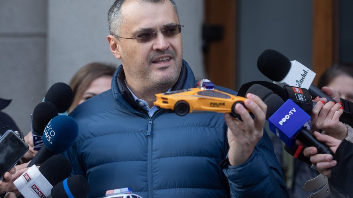 Ghinea, atac dur la Grindeanu: „Pleacă repede, dar încurcă pompierii”