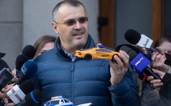 Ghinea, atac dur la Grindeanu: "Pleacă repede, dar încurcă pompierii"