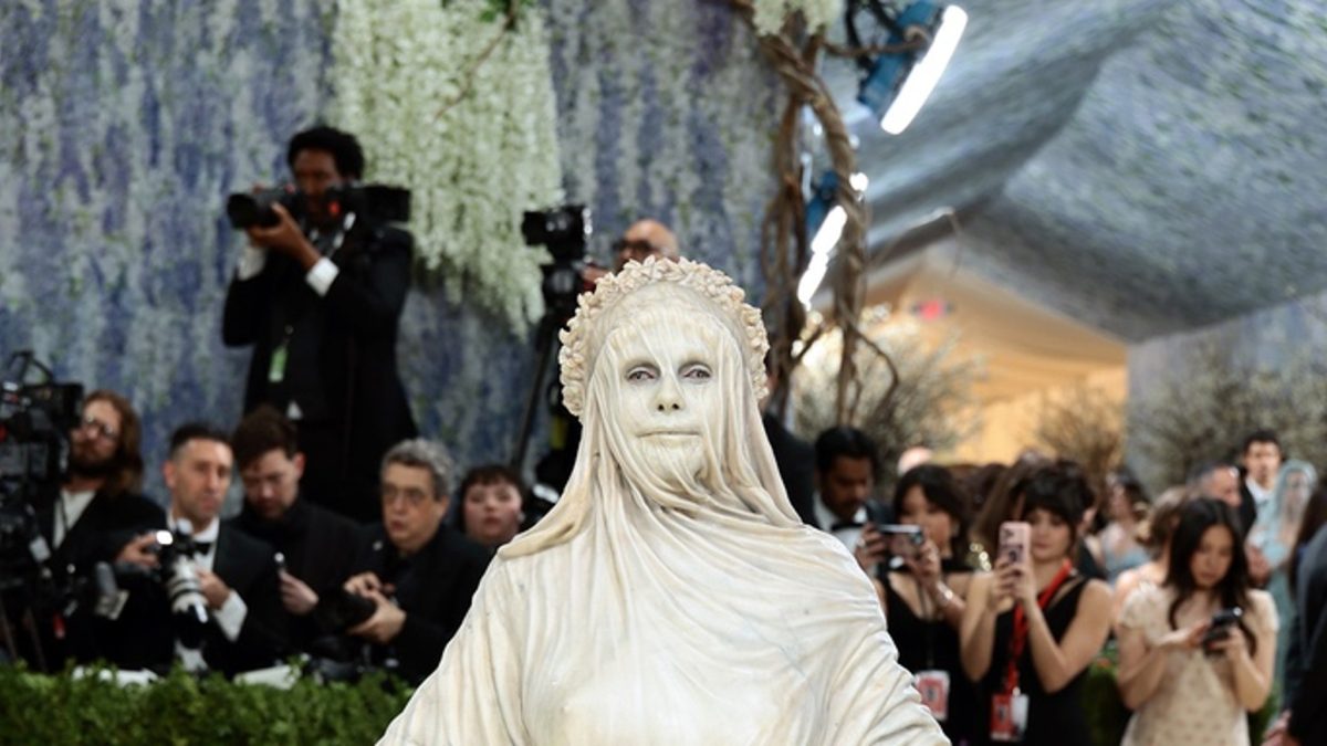 HEIDI KLUM, transformare șoc la Met Gala 2026: Pare chiar Sfânta MARIA