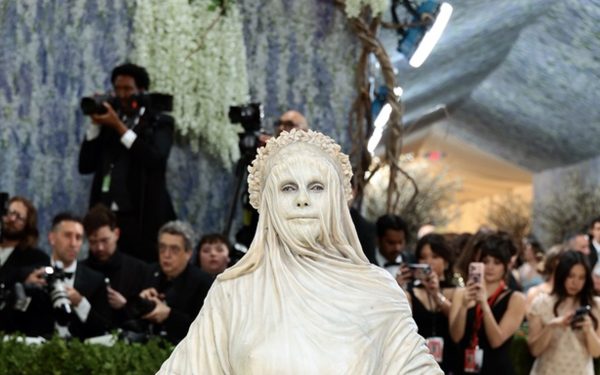 HEIDI KLUM, transformare șoc la Met Gala 2026: Pare chiar Sfânta MARIA