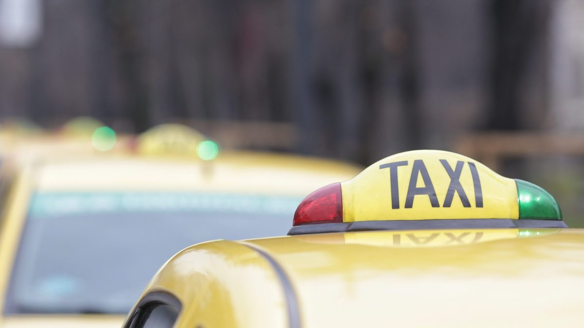 COTAR, FORT și 18 firme de taxi, amendate la București cu 4 milioane de lei