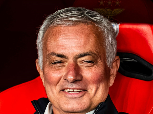 Mourinho, ofertă pe masă: Contractul-bombă așteaptă semnătura!