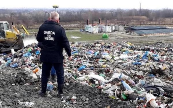Primăria Sectorului 3 amendată drastic: 100.000 lei pentru gunoi