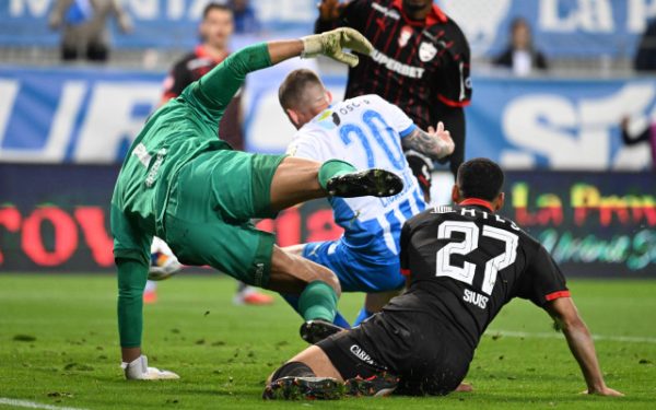 Craiova învinge Dinamo în prelungiri și e lider autoritar în SuperLiga
