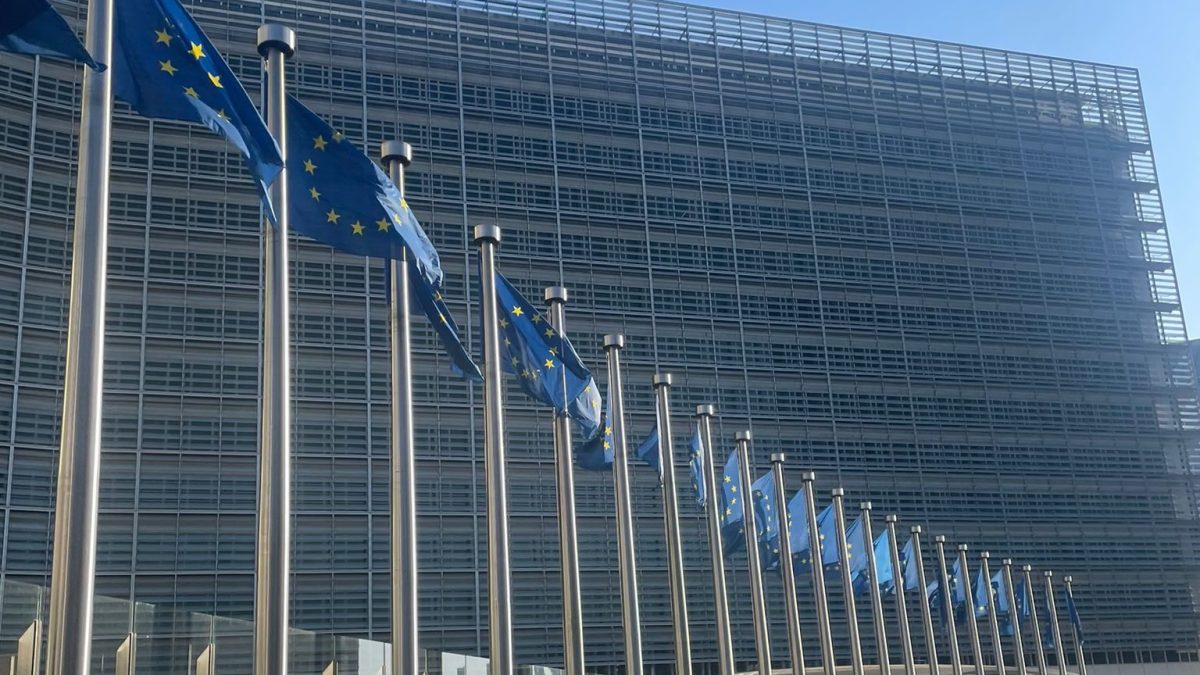Comisia Europeană aprobă 2,62 miliarde € pentru România