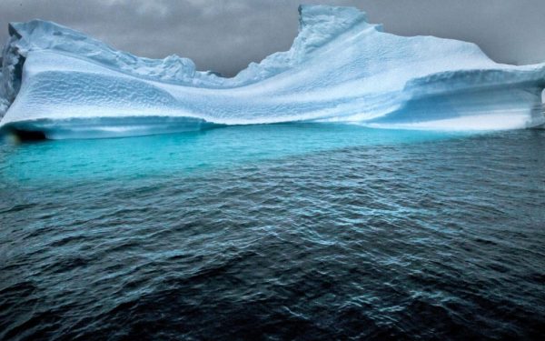 Apa caldă topește ghețurile ANTARCTICII: Un dezastru anunțat de cercetători