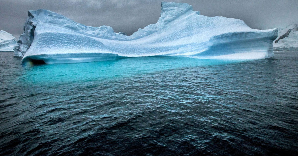 Apa caldă topește ghețurile ANTARCTICII: Un dezastru anunțat de cercetători