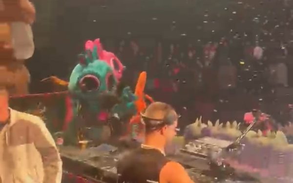 Video: Elrow Mamaia Nord, delir electronic. Imagini spectaculoase din prima seară