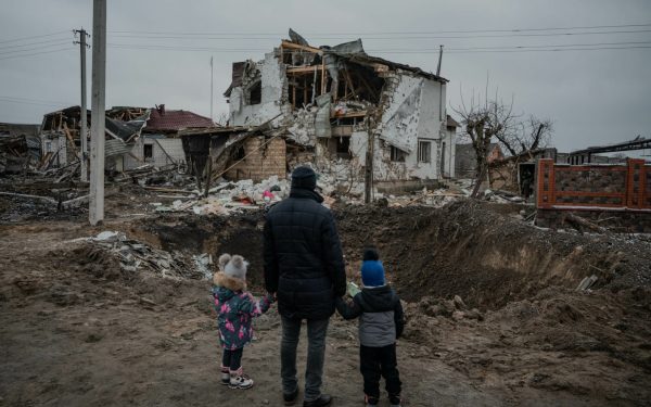 Rusia amenință Kiev cu lovituri, străinii, avertizați să plece