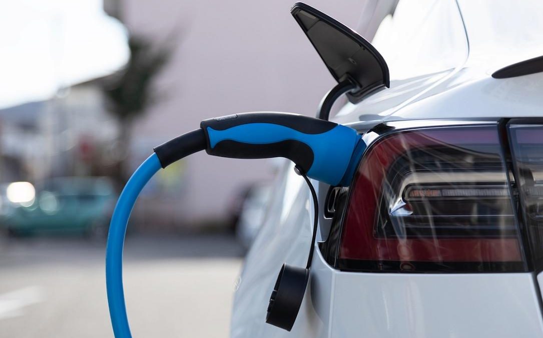Arval Mobility Observatory: 24% din firmele din România, electrificate