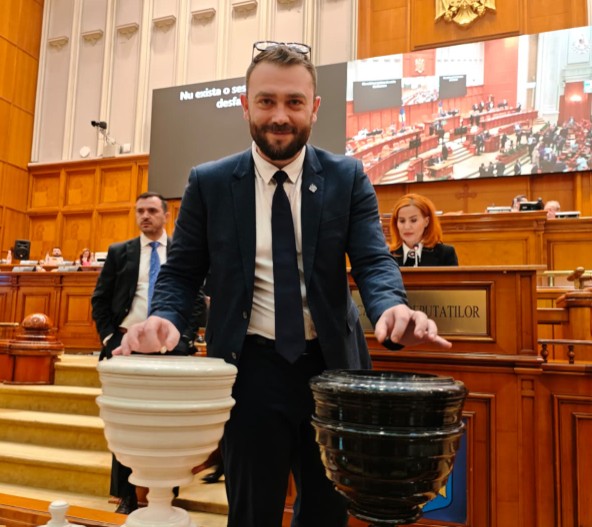 Deputat CONDAMNAT: Va face muncă în folosul comunității, după sentință