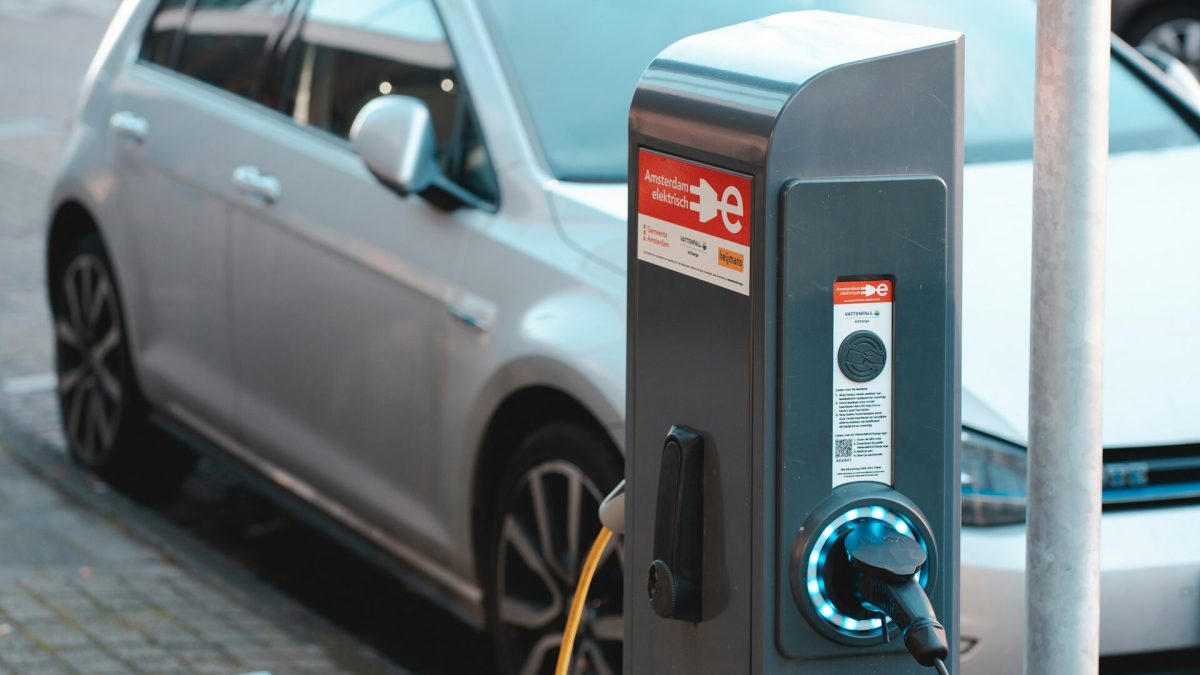 Sectorul 6, un pas uriaș! 40 de stații de încărcare pentru electrice, în București