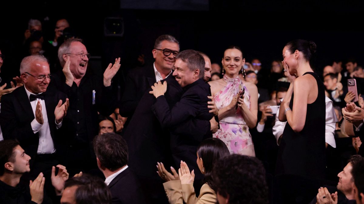 Mungiu, dublu Palme d’Or la Cannes: „Fjord”, cu Sebastian Stan, e filmul anului!