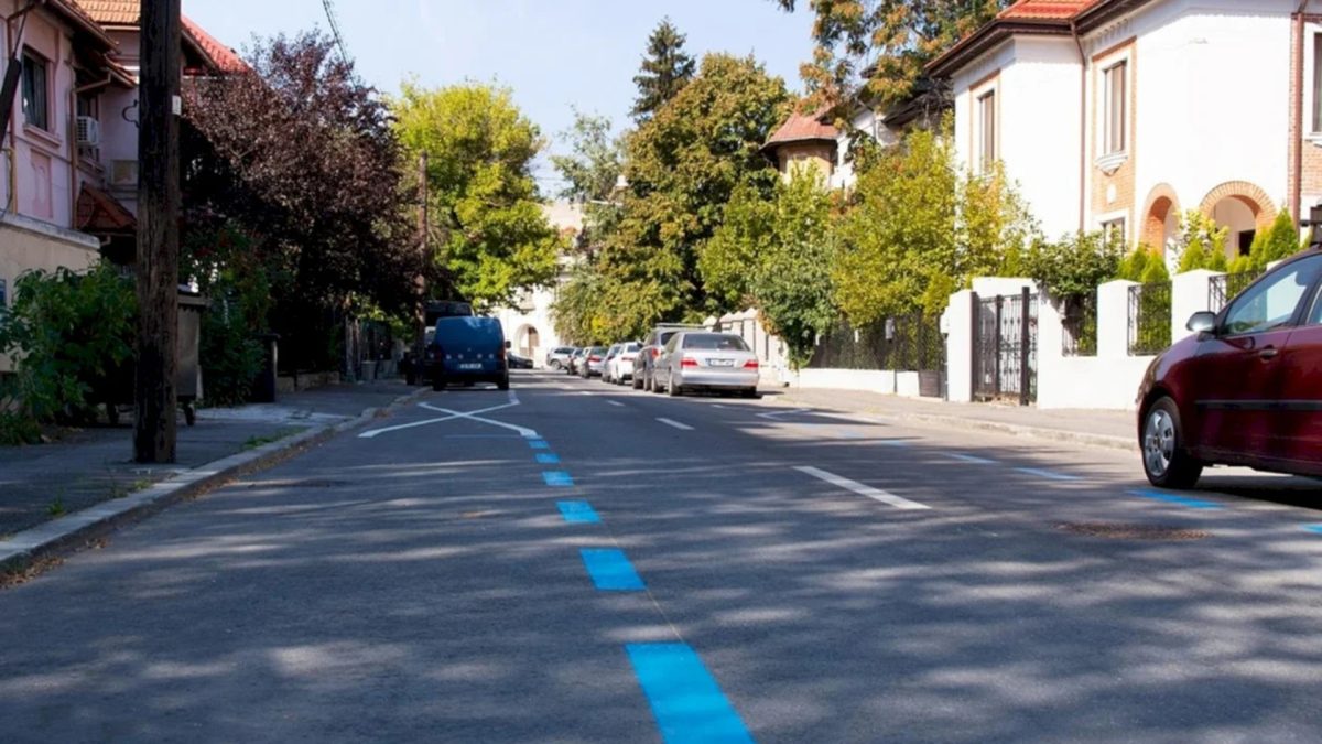 Abonamentele de parcare, explozie în București: Hibridele, taxate drastic