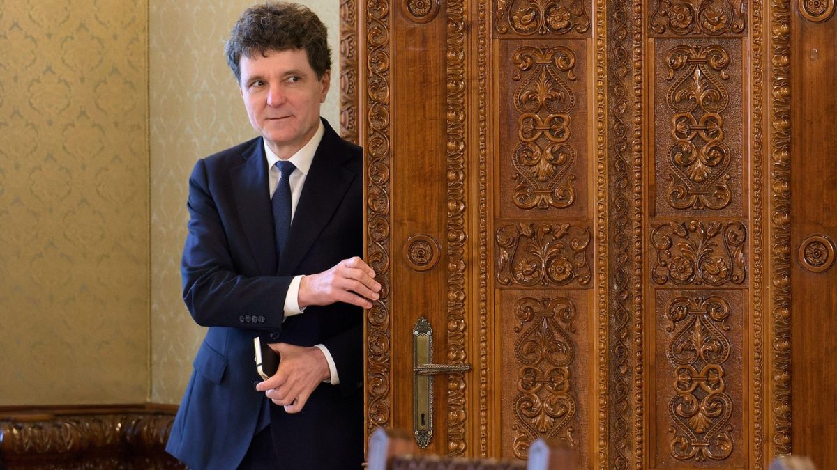 Nicușor Dan invită la Cotroceni parlamentarii UPR, PACE și neafiliați