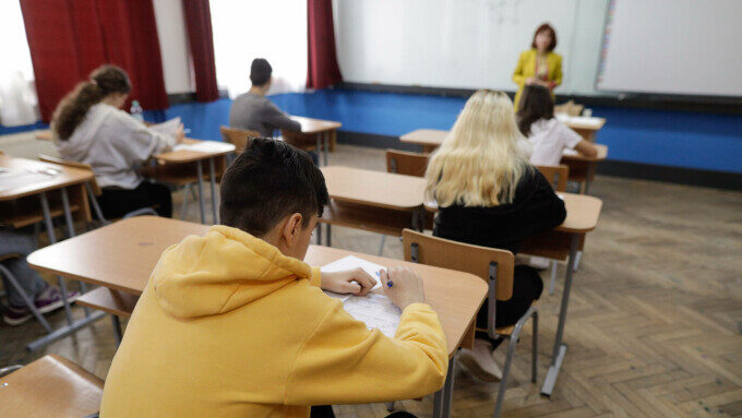 Copiuși la Evaluarea Națională 2026: Ce riscă elevii
