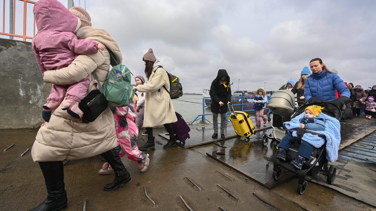 MAI, de Ziua Refugiatului: Nimeni nu pleacă de acasă de bunăvoie