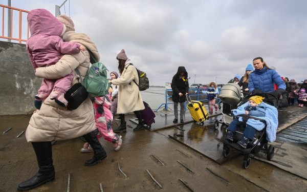 MAI, de Ziua Refugiatului: Nimeni nu pleacă de acasă de bunăvoie