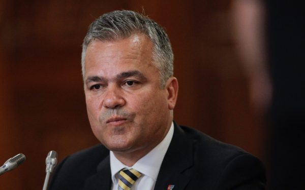 Veștea, marionetă politică? Întâlnire secretă cu minoritățile